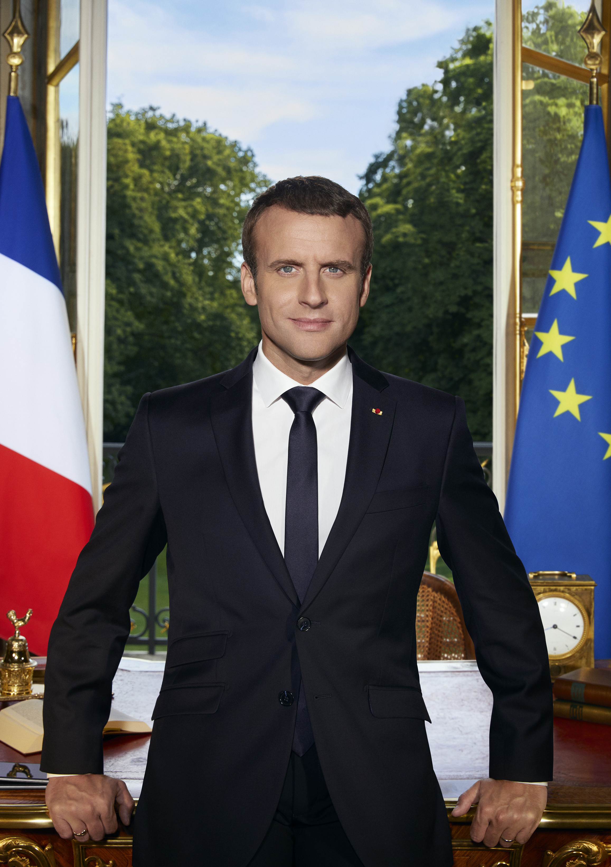 Portrait présidentiel officiel de Emmanuel Macron