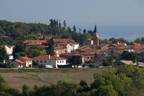 Le village de Véranne, dans la Loire (photo par Alain Pré)